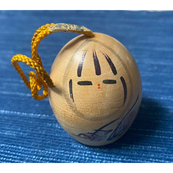 Vintage Japanese Wooden Bell Doll Head Hand Painted 2" 998A - Picture 2 of 3